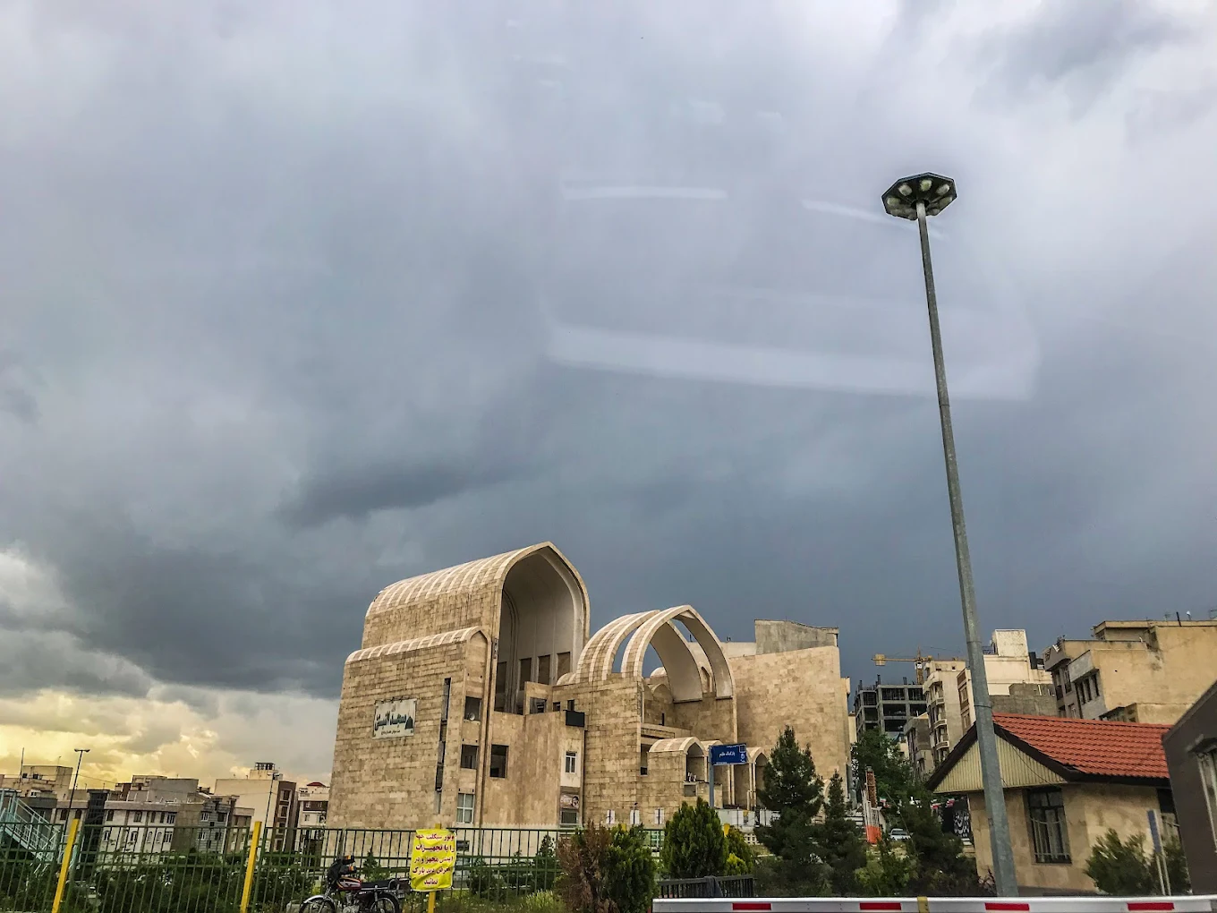 تصویر اصلی